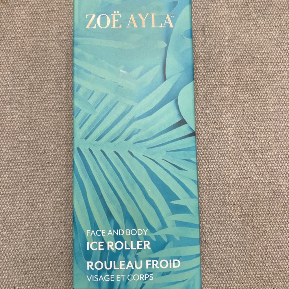 Never opened Zoe Ayla Face Roller